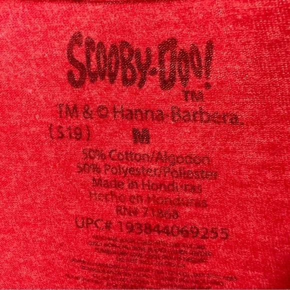 SCOOBY-DOO! THE MYSTERY MACHINE TEE. Size Medium. Red w/ Scooby Doo and Friends - Picture 2 of 3